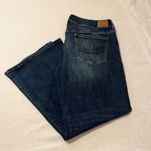 AE FAVORITE BOYFRIEND FLARED JEANS